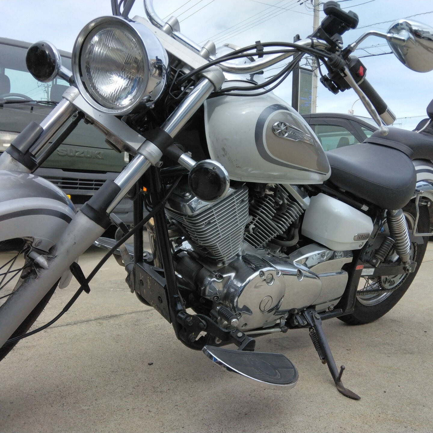 今回、お客様からYAMAHA ドラッグスター250のカスタム