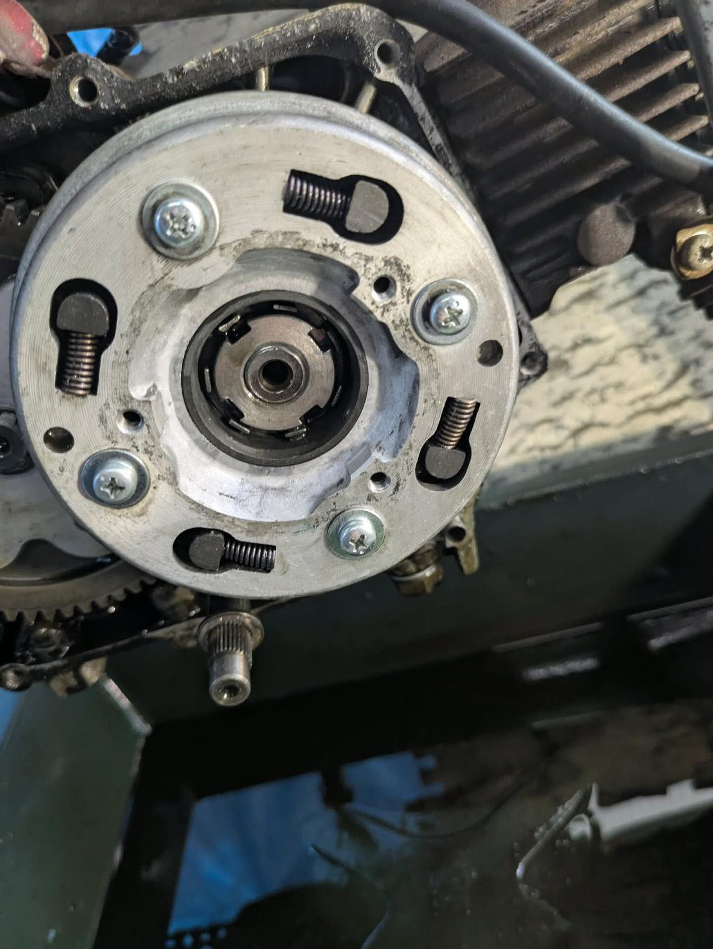 🏍️今日はホンダ　ダックス70のタペット調整とクラッチ板交換